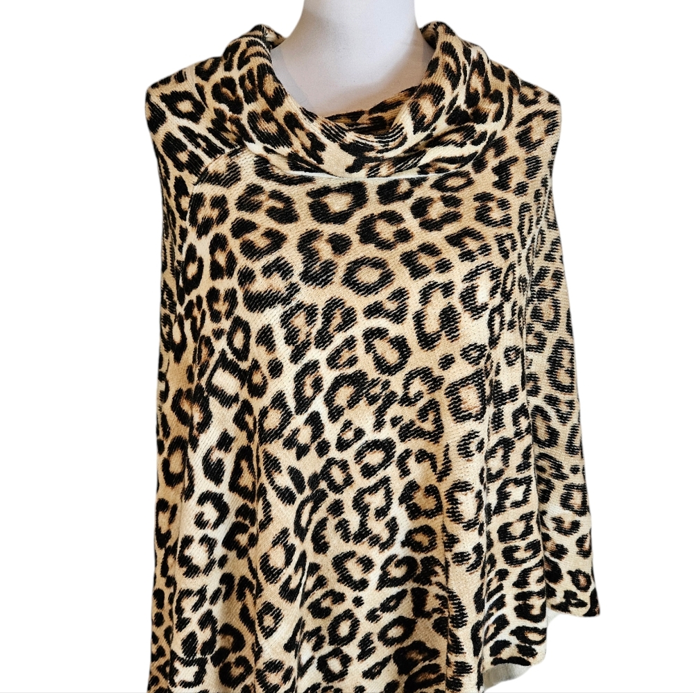 Chicos Cozy Leopard Animal Print Poncho/Shrug One Size Cowl Neck Fringed Boho - Picture 2 of 11